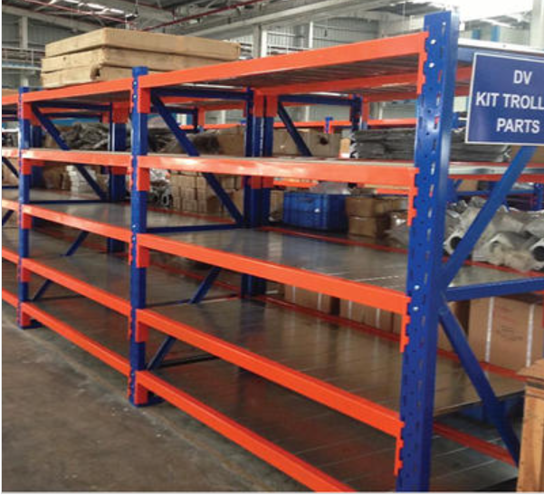 &eacute;tag&egrave;re &agrave; usage moyen